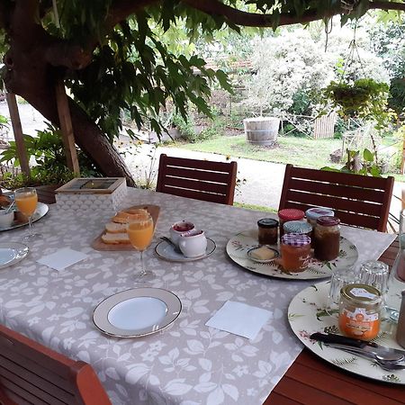 Au Bosquet, Chambre Et Salle De Bains Avec Petit Dejeuner A 600 M Du Centre Dans Un Cadre Calme Et Verdoyant 萨利-德贝阿恩 外观 照片