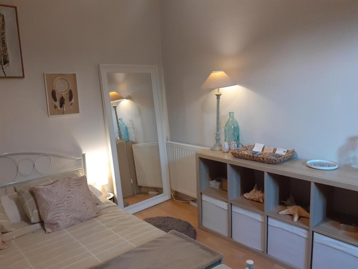 Au Bosquet, Chambre Et Salle De Bains Avec Petit Dejeuner A 600 M Du Centre Dans Un Cadre Calme Et Verdoyant 萨利-德贝阿恩 外观 照片