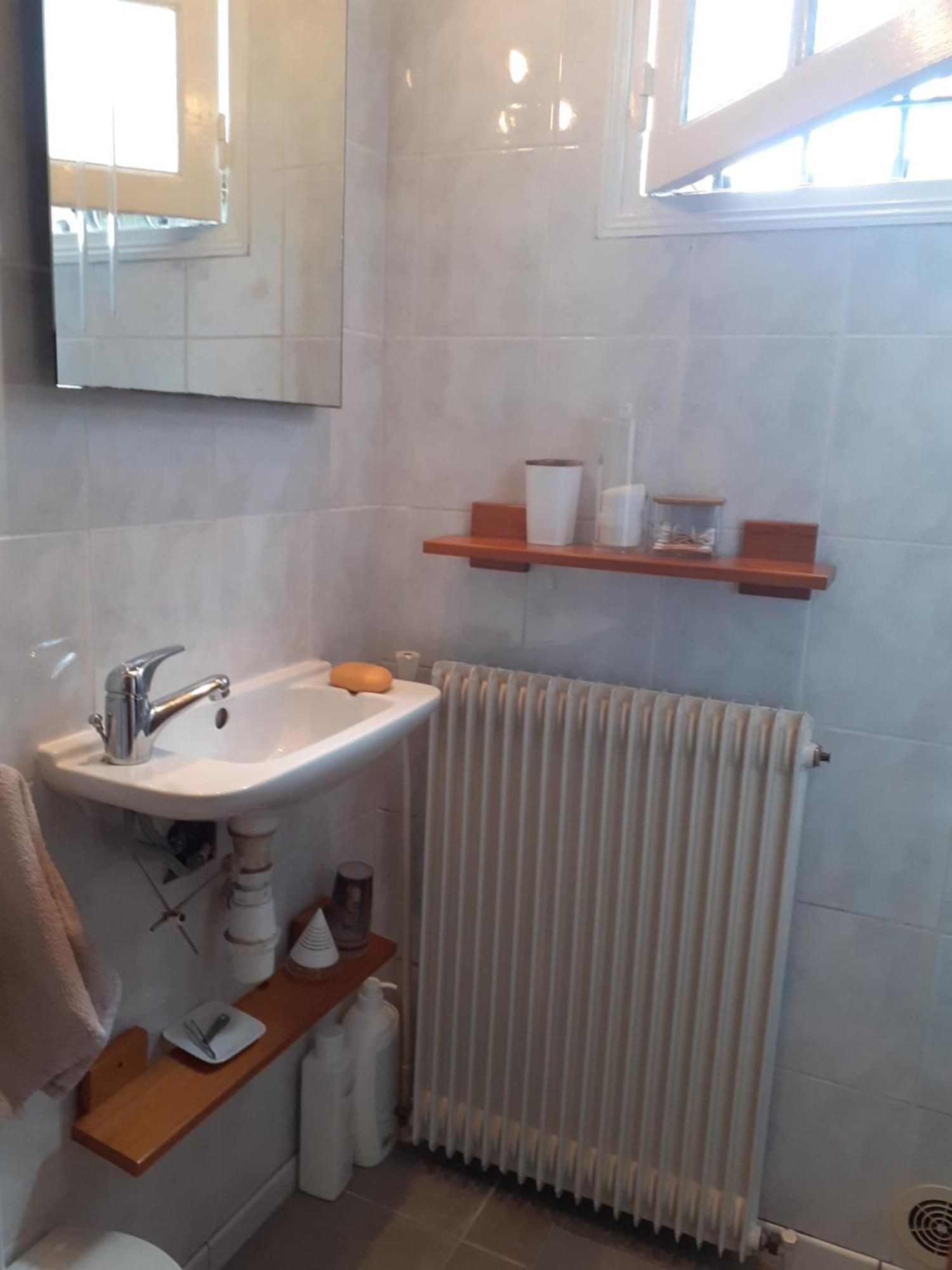 Au Bosquet, Chambre Et Salle De Bains Avec Petit Dejeuner A 600 M Du Centre Dans Un Cadre Calme Et Verdoyant 萨利-德贝阿恩 外观 照片