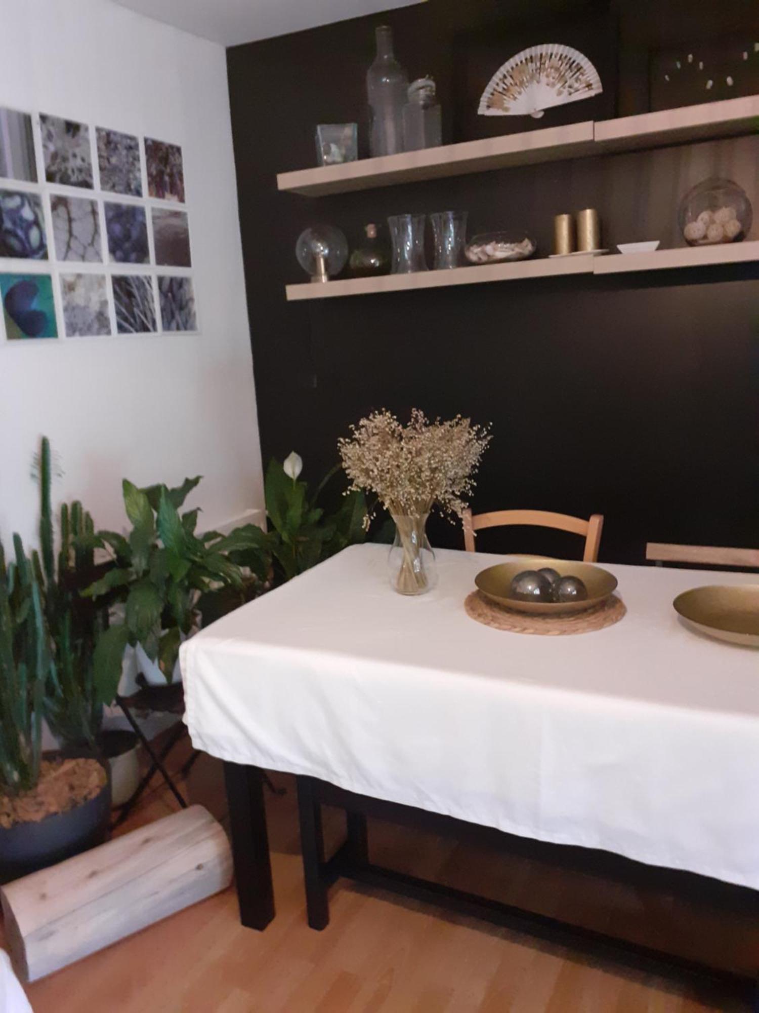 Au Bosquet, Chambre Et Salle De Bains Avec Petit Dejeuner A 600 M Du Centre Dans Un Cadre Calme Et Verdoyant 萨利-德贝阿恩 外观 照片